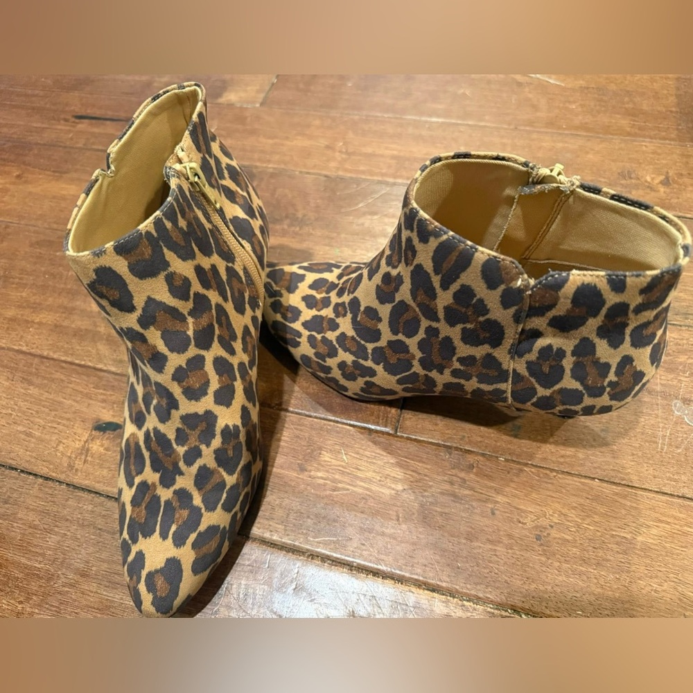 Old Navy Leopard Print Ankle Booties - Brown/Black